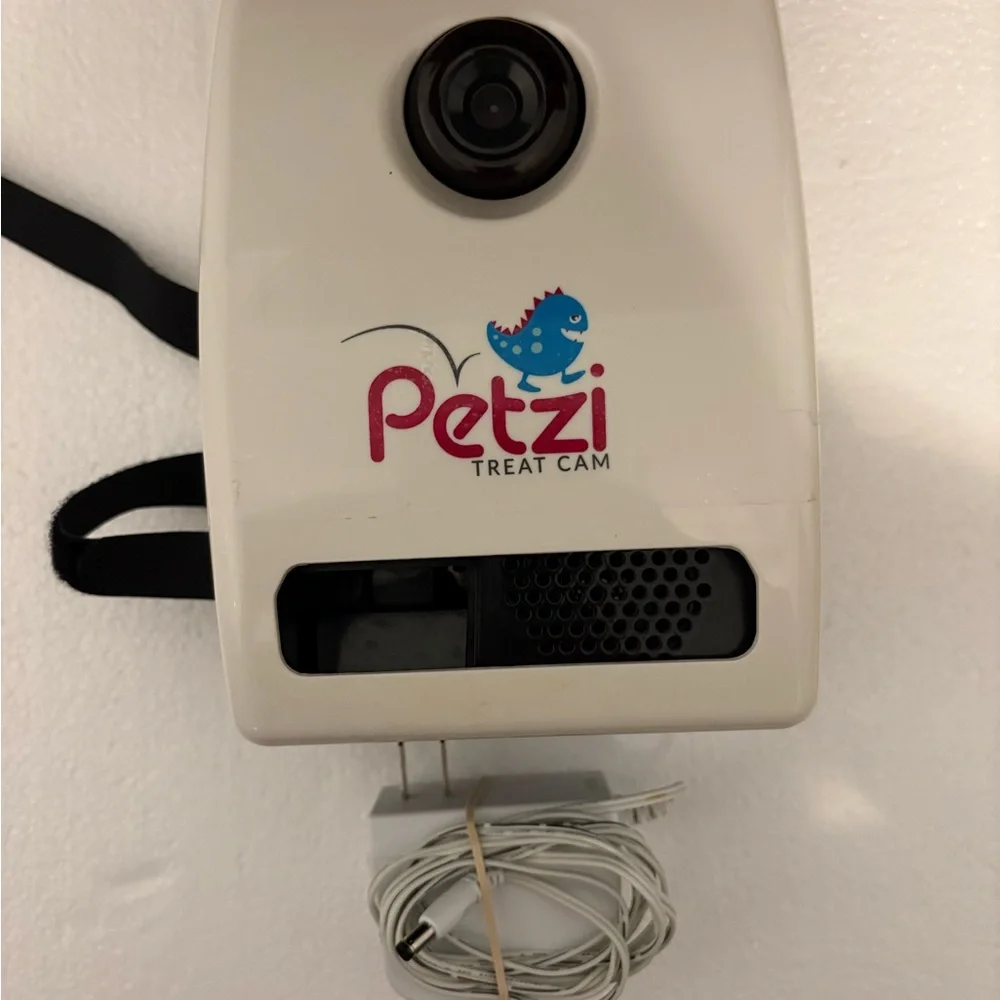 Petzi Treat Cam in White